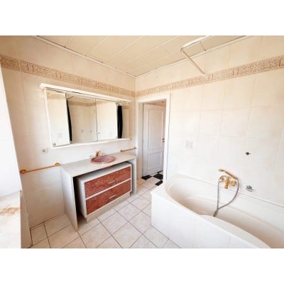 Individual Room (47m²) with Double Bed in Bascharage, Luxembourg