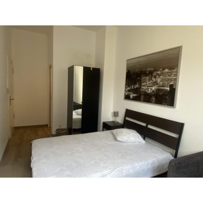 Private Room w/ Bathroom, 14m², Gare, Luxembourg - Furnished.lu