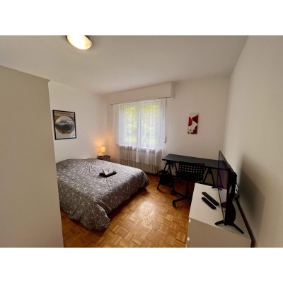 Individual Room Senningerberg - Double Bed, 12m² Private Space