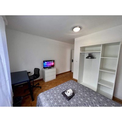 Individual Room Senningerberg - Double Bed, 12m² Private Space