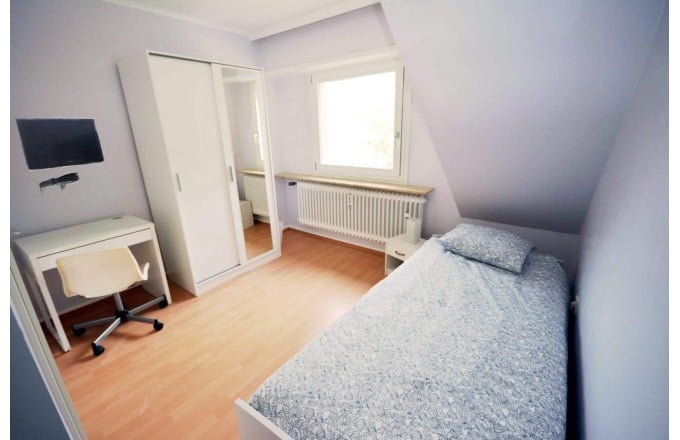 Room in Cessange, 1 045€/month