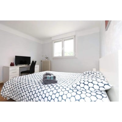 Individual Room 14m² - Double Bed - Beggen, Luxembourg