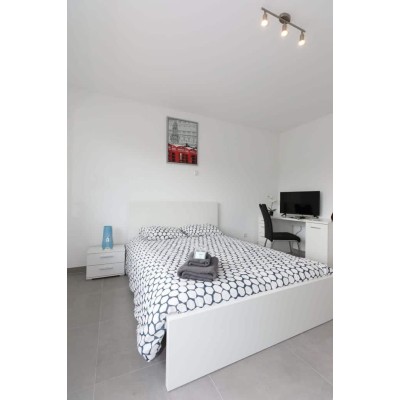 Cozy Double Room in Gasperich, Luxembourg - 17m² Private Space