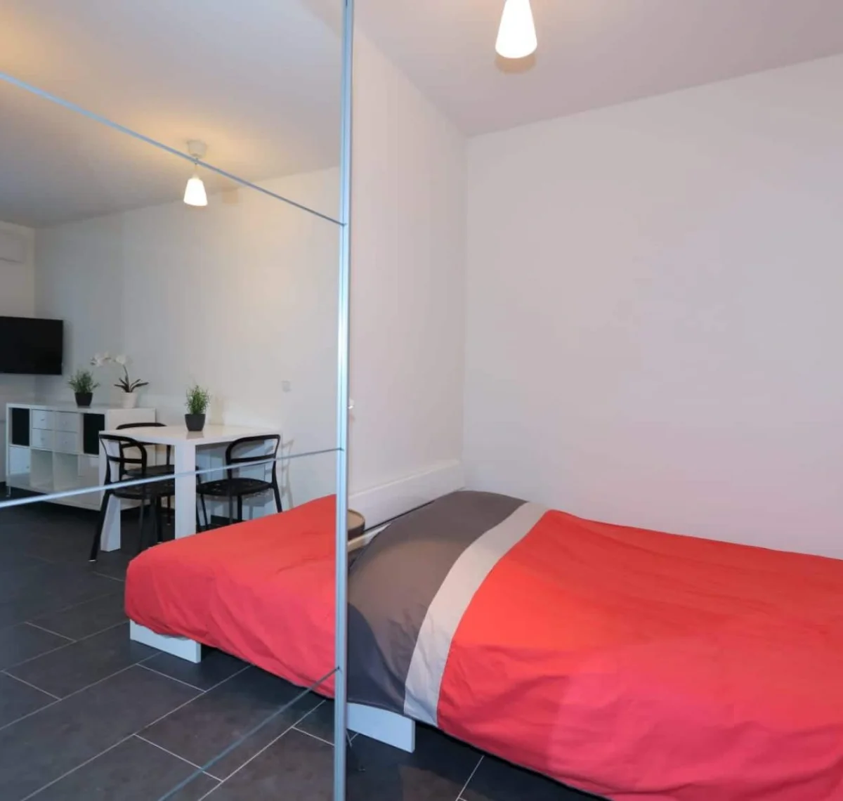 Furnished studio